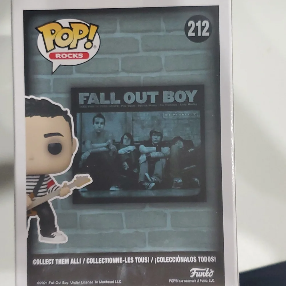 Funko PoP! Rocks - Picture 3 of 5